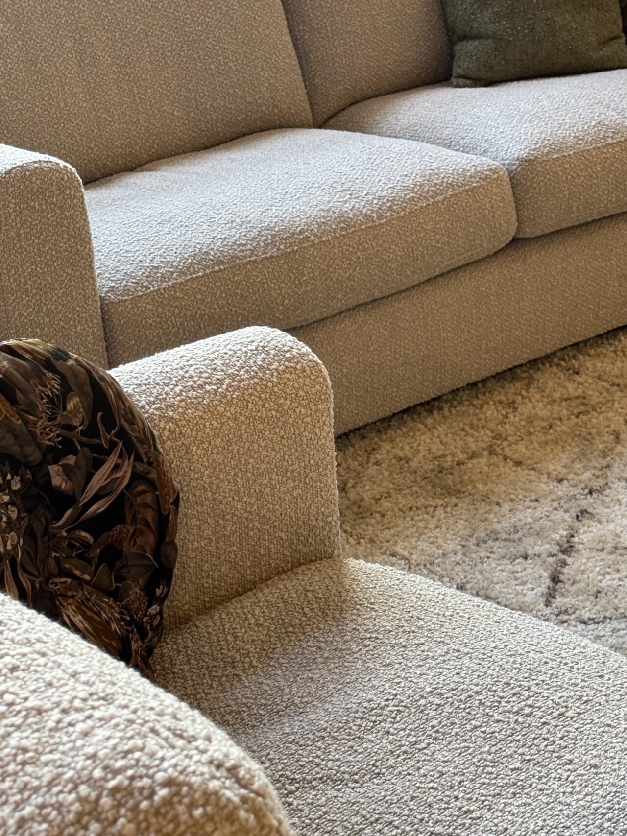 Mia Sofa - Image 4